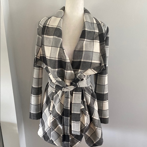 Matilda Jane Sweaters - Matilda Jane cozy jacket wrap size XS/SM